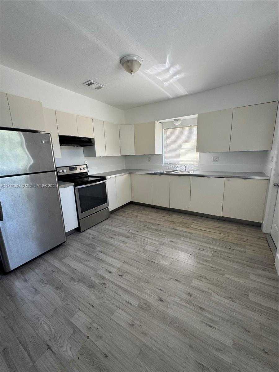 Small Image of 1730 SOUTH WEST 72ND CT, Miami Number 14