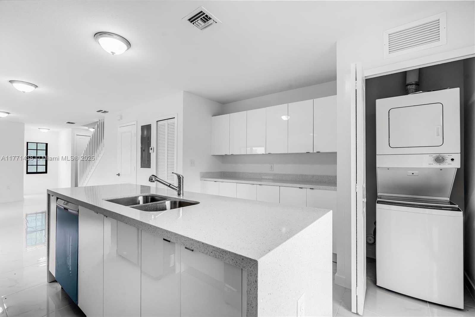 Small Image of 1457 NORTH WEST 2 AVE, Miami Number 6