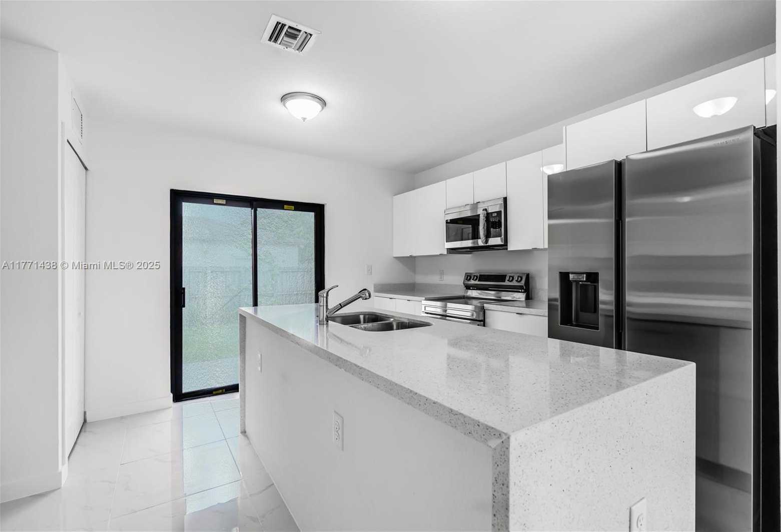 Small Image of 1457 NORTH WEST 2 AVE, Miami Number 7