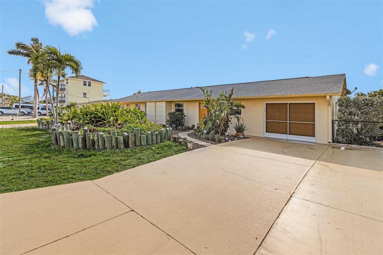 Small Image of 2859 CHERYL ST #2, Cape Coral Number 32