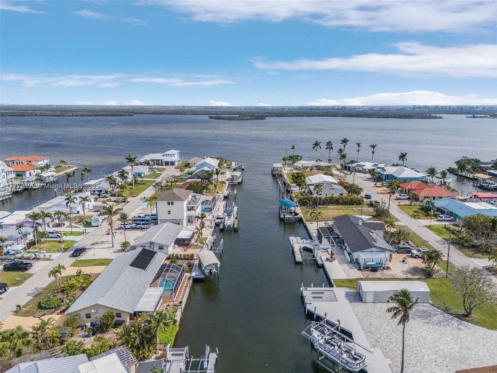 Small Image of 2859 CHERYL ST #2, Cape Coral Number 4