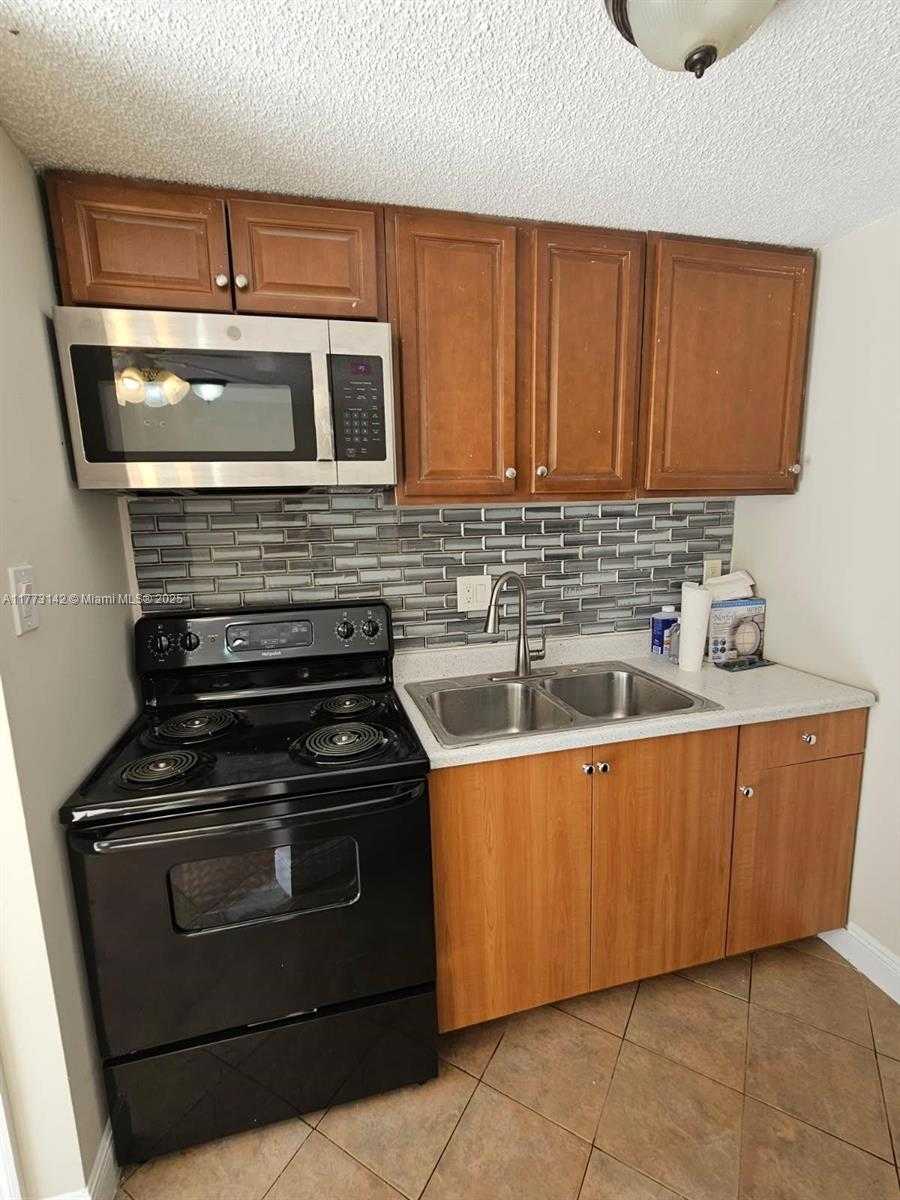 Small Image of 2960 SOUTH WEST 17TH ST #5, Fort Lauderdale Number 29