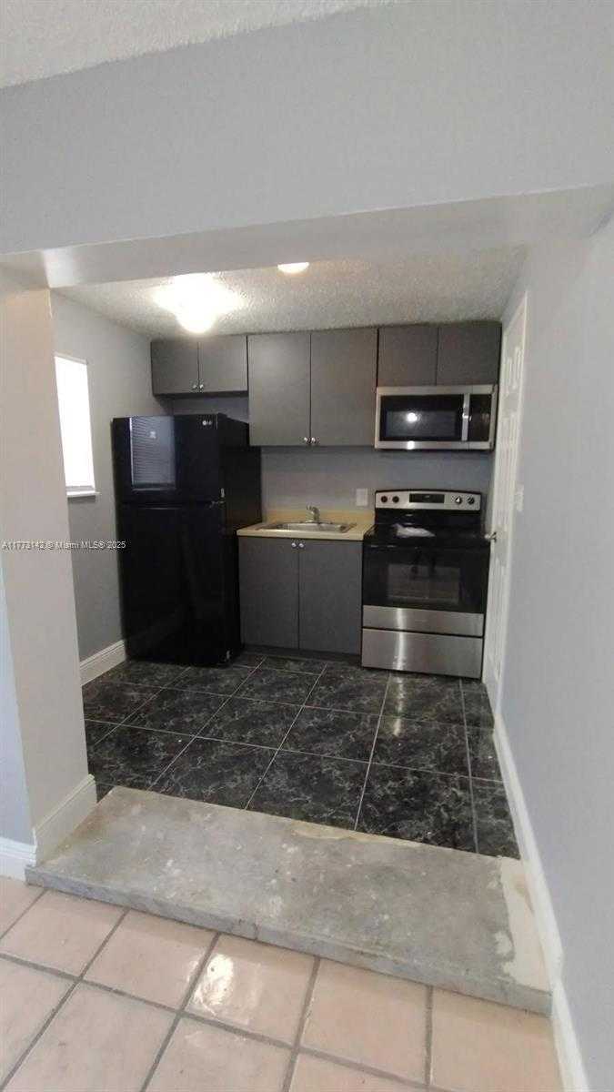 Small Image of 2960 SOUTH WEST 17TH ST #5, Fort Lauderdale Number 32