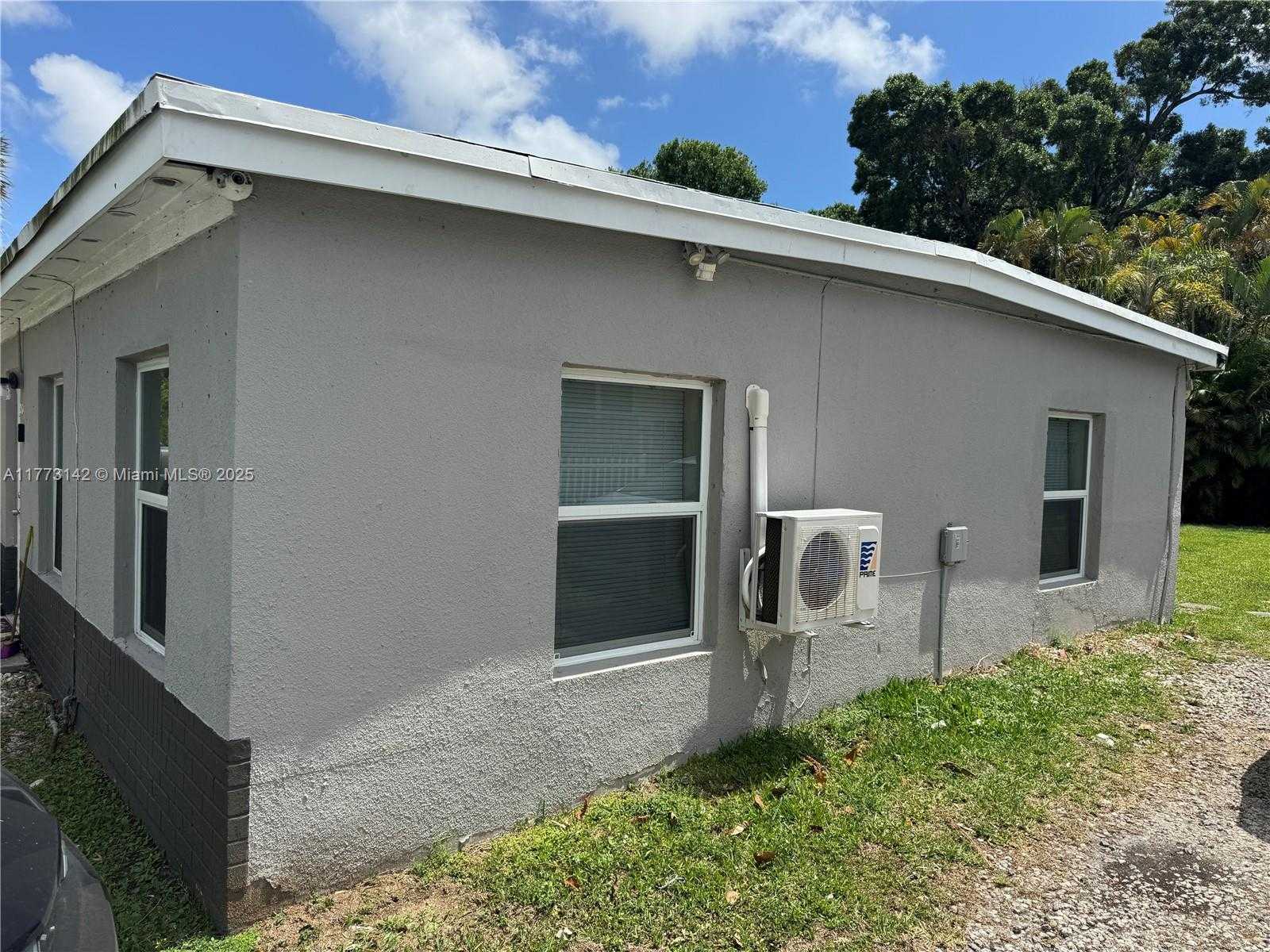 Small Image of 2960 SOUTH WEST 17TH ST #5, Fort Lauderdale Number 4