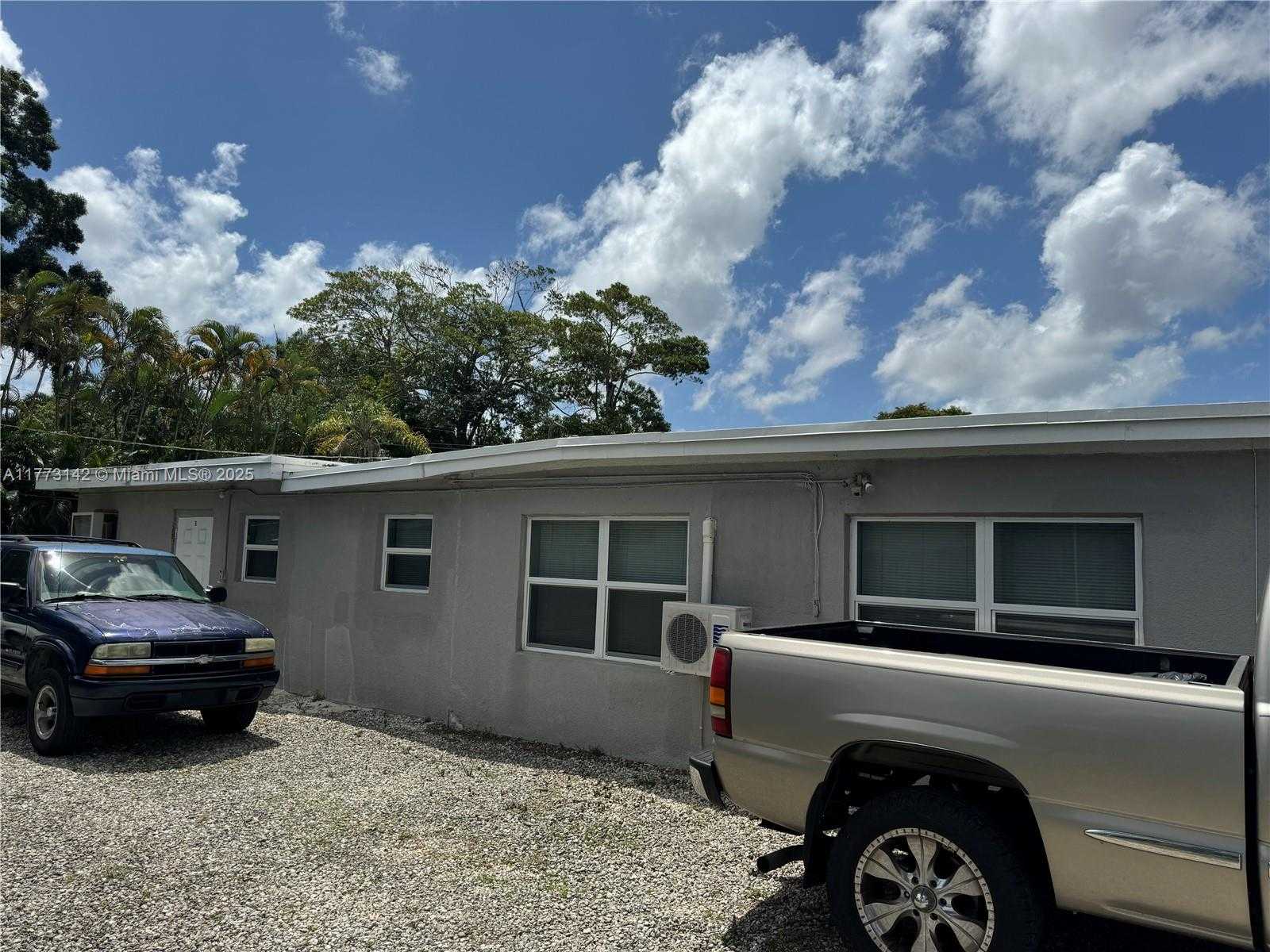 Small Image of 2960 SOUTH WEST 17TH ST #5, Fort Lauderdale Number 5