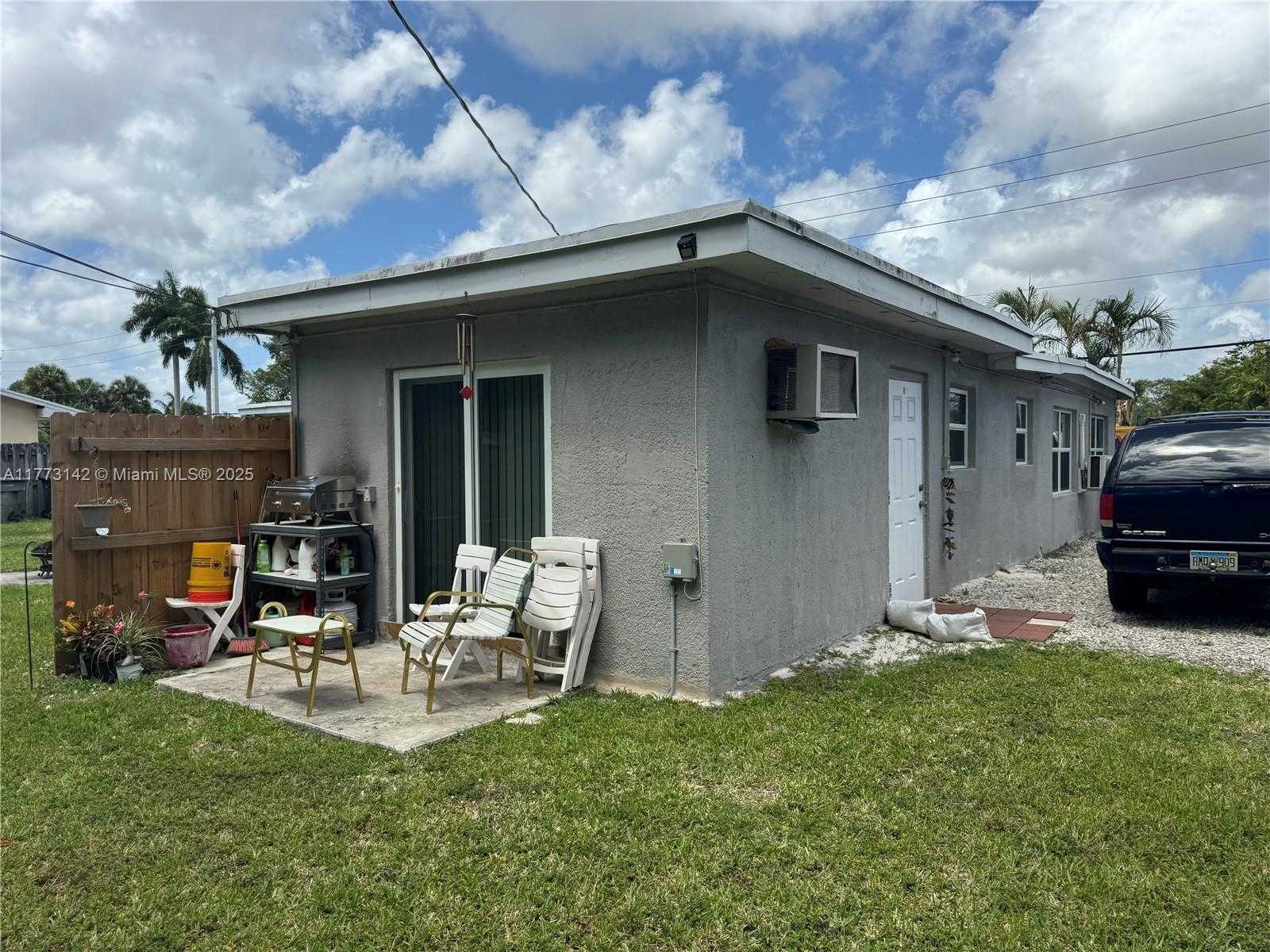 Small Image of 2960 SOUTH WEST 17TH ST #5, Fort Lauderdale Number 6