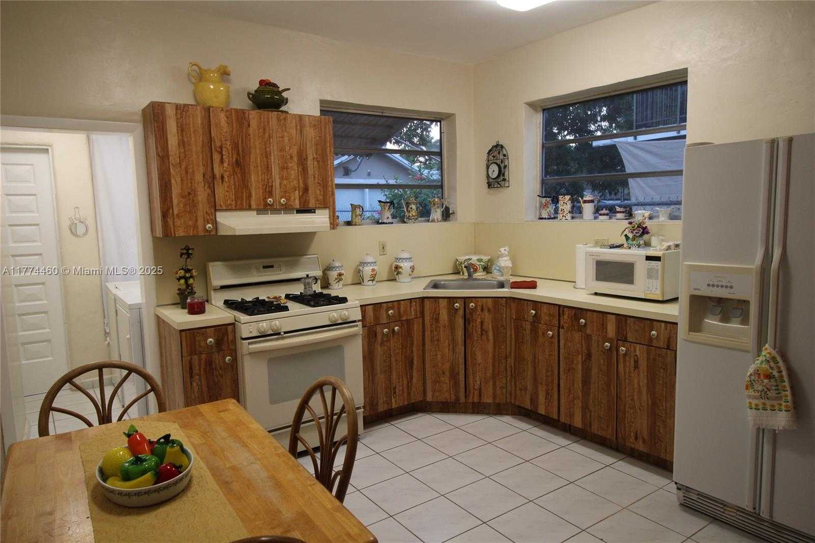 Small Image of 870 NORTH WEST 14TH CT #2, Miami Number 21