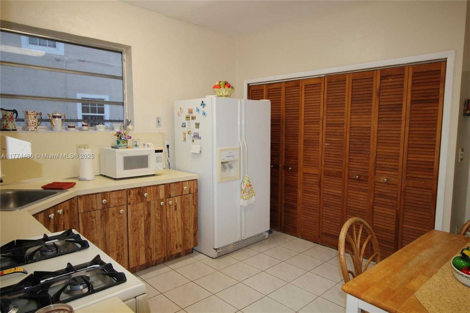 Small Image of 870 NORTH WEST 14TH CT #2, Miami Number 22