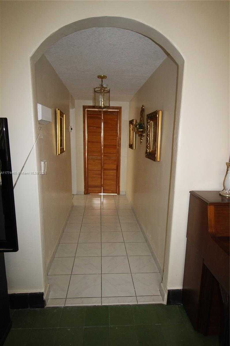 Small Image of 870 NORTH WEST 14TH CT #2, Miami Number 24