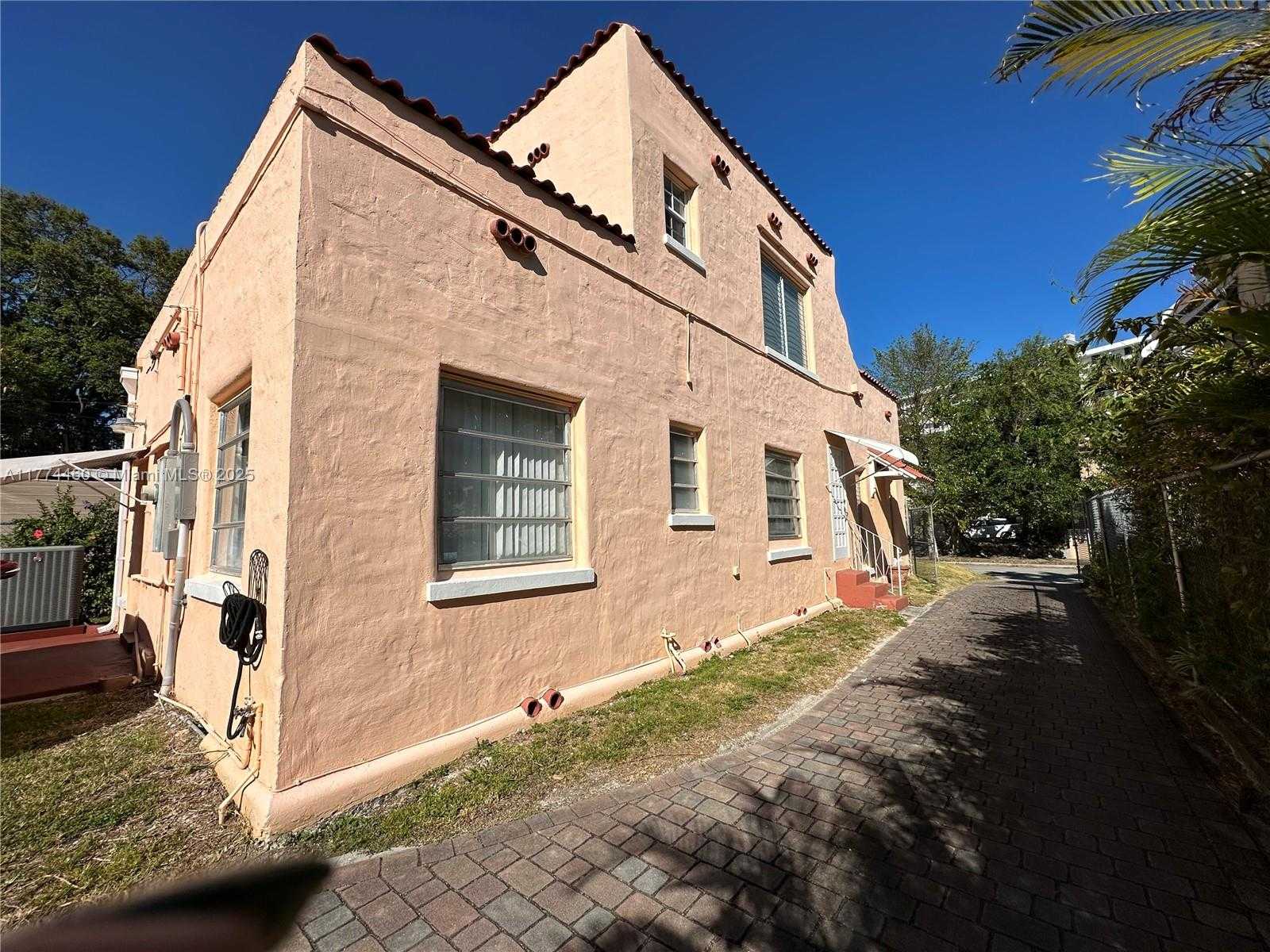 Small Image of 870 NORTH WEST 14TH CT #2, Miami Number 9