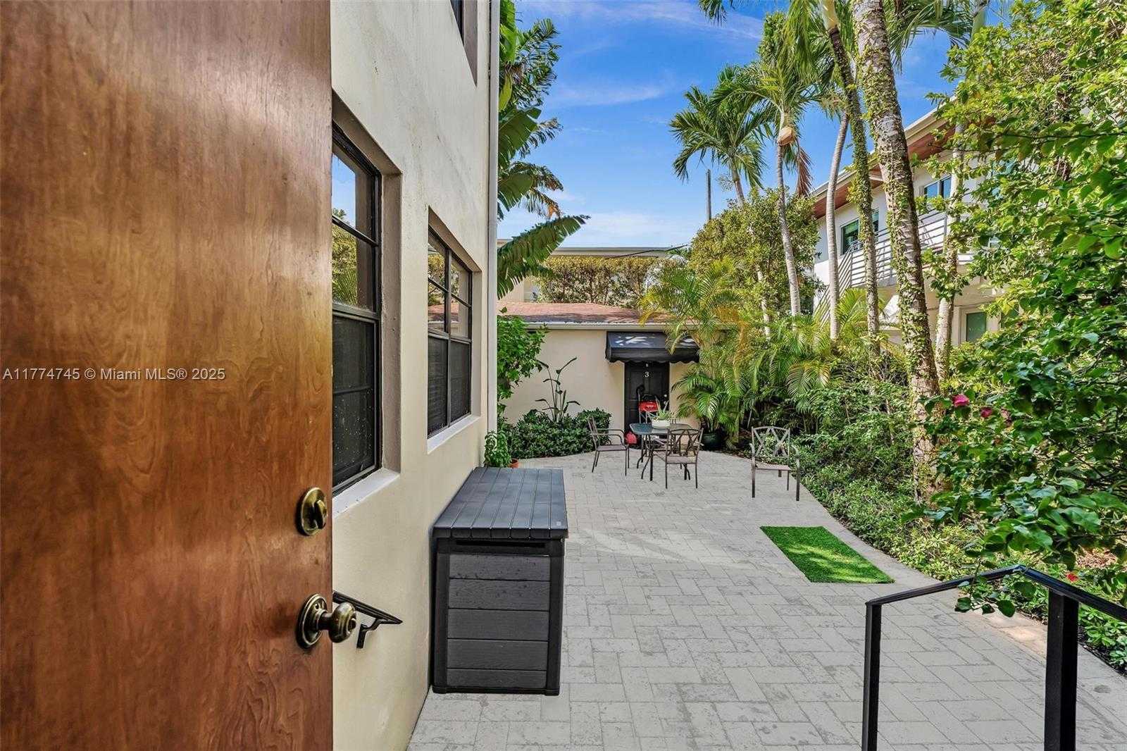 Small Image of 836 WEST 40TH ST, Miami Beach Number 17