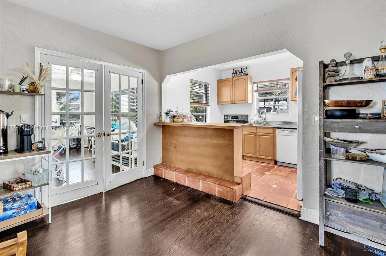 Small Image of 836 WEST 40TH ST, Miami Beach Number 25
