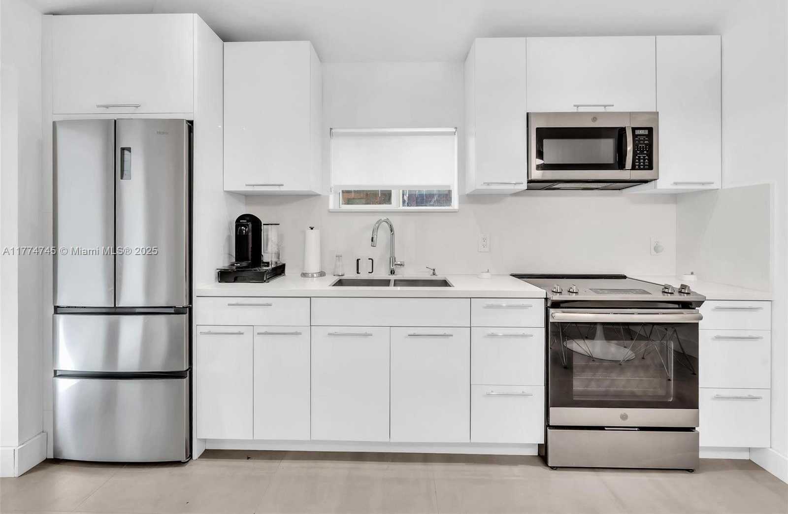 Small Image of 836 WEST 40TH ST, Miami Beach Number 35