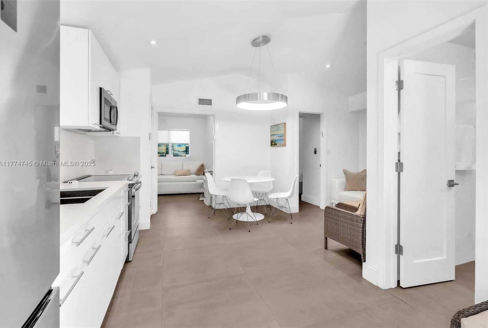 Small Image of 836 WEST 40TH ST, Miami Beach Number 36