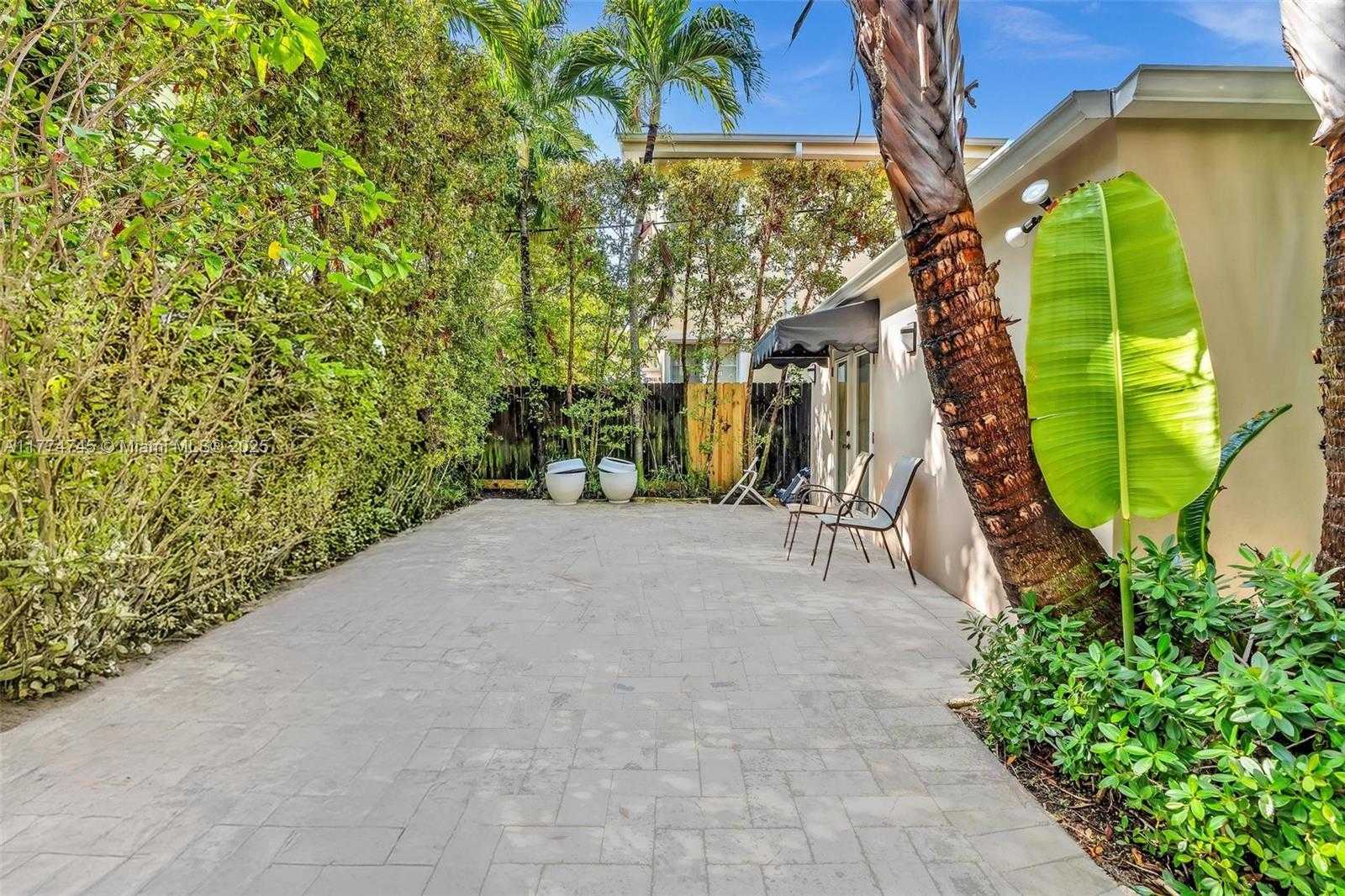 Small Image of 836 WEST 40TH ST, Miami Beach Number 45