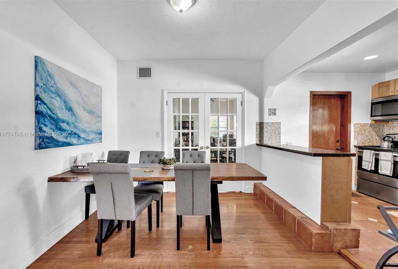 Small Image of 836 WEST 40TH ST, Miami Beach Number 5