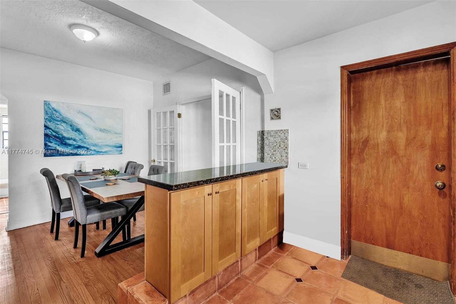 Small Image of 836 WEST 40TH ST, Miami Beach Number 9