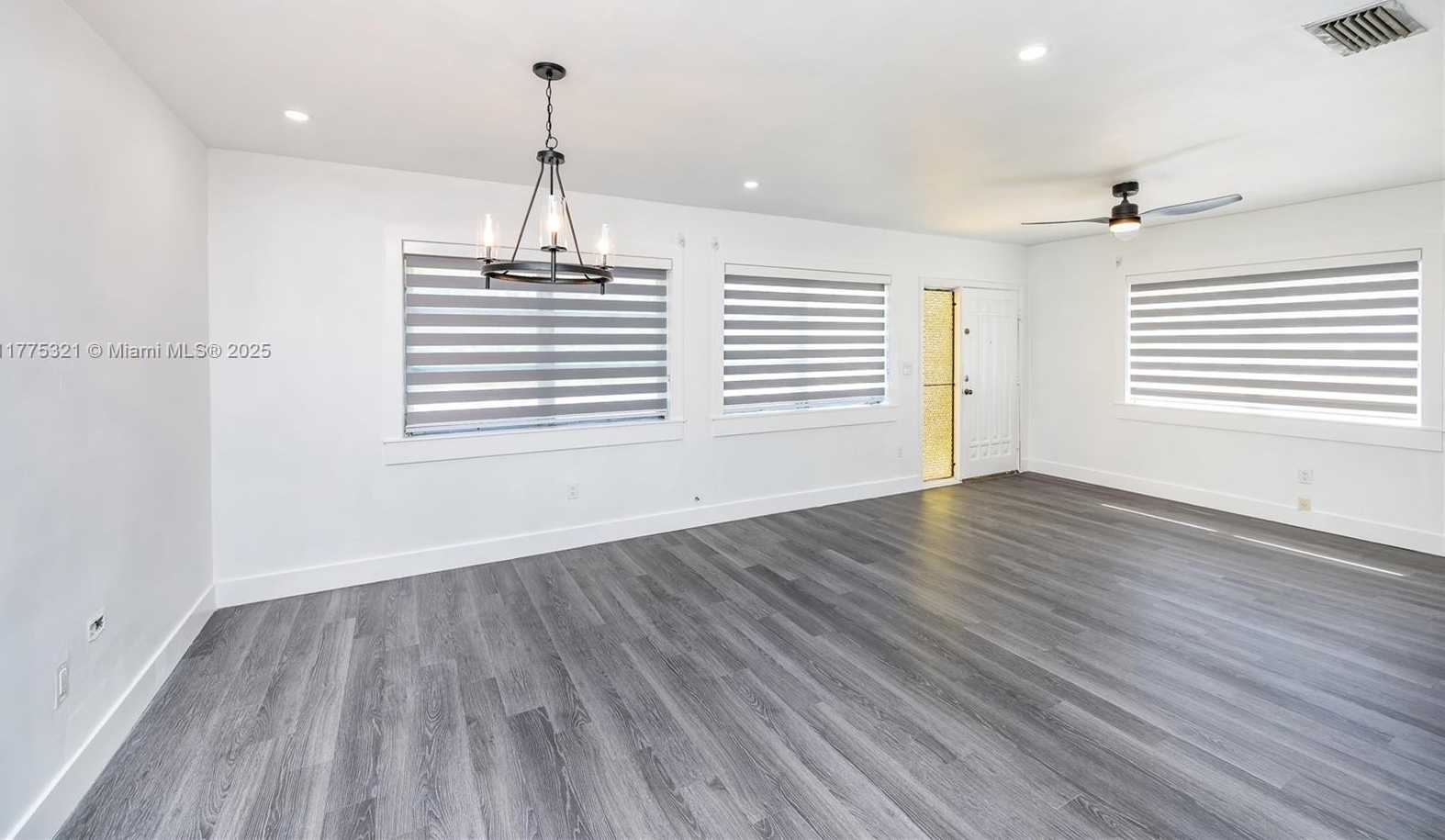 Small Image of 1704 SOUTH LE JEUNE RD #2, Coral Gables Number 11