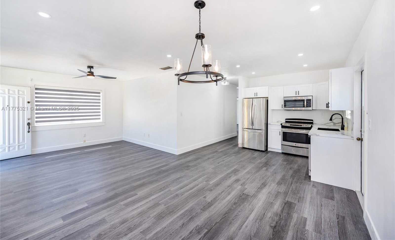 Small Image of 1704 SOUTH LE JEUNE RD #2, Coral Gables Number 12