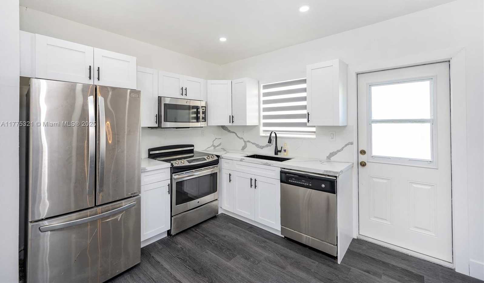 Small Image of 1704 SOUTH LE JEUNE RD #2, Coral Gables Number 14