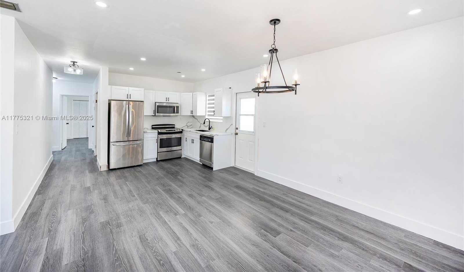 Small Image of 1704 SOUTH LE JEUNE RD #2, Coral Gables Number 16