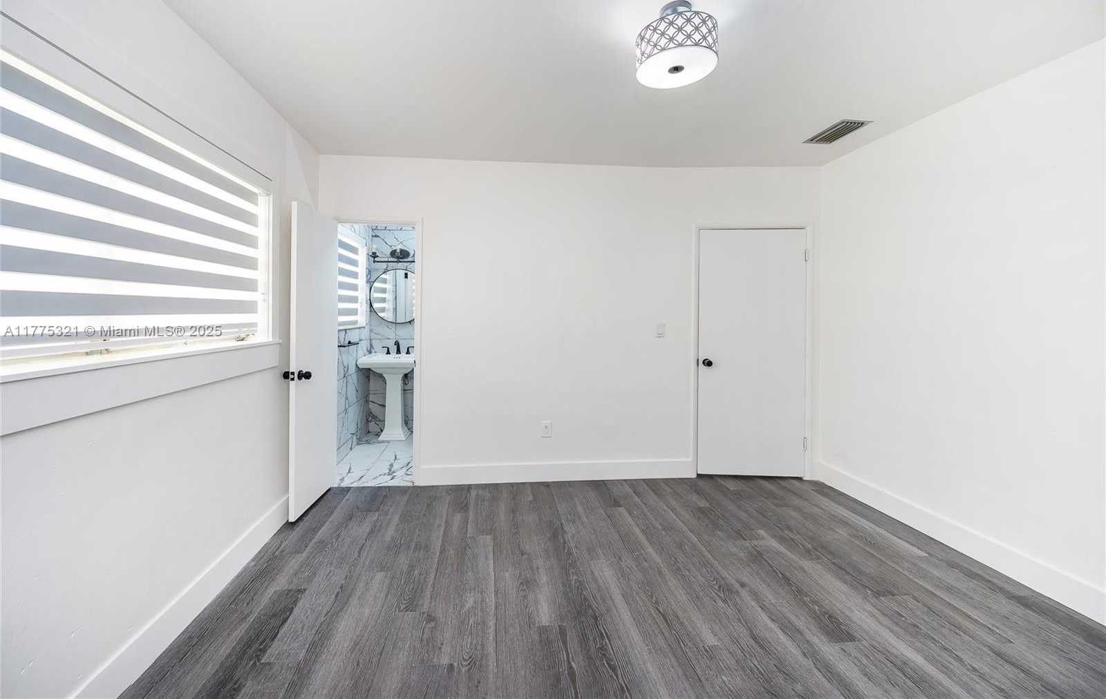 Small Image of 1704 SOUTH LE JEUNE RD #2, Coral Gables Number 18