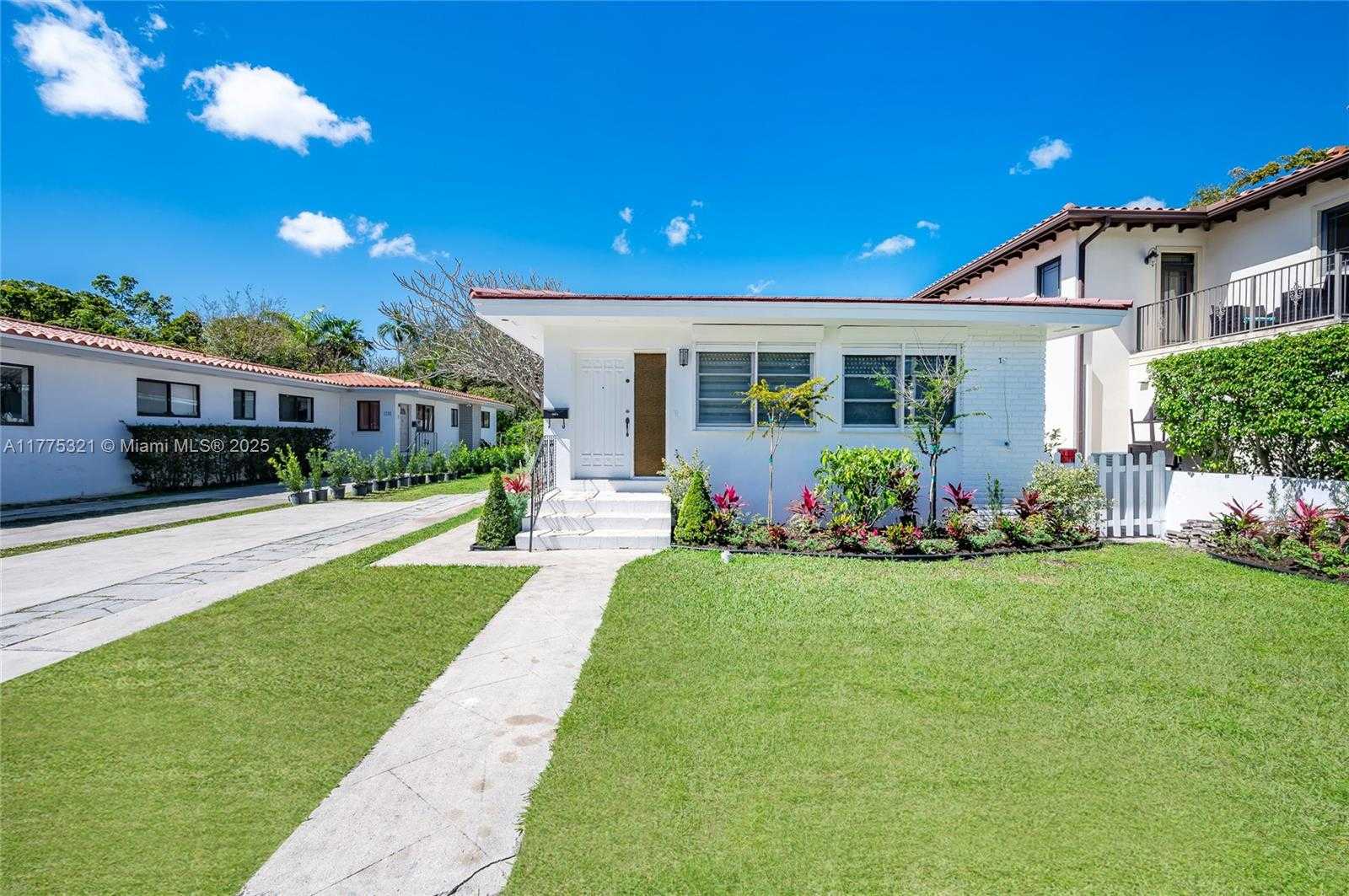 Small Image of 1704 SOUTH LE JEUNE RD #2, Coral Gables Number 2