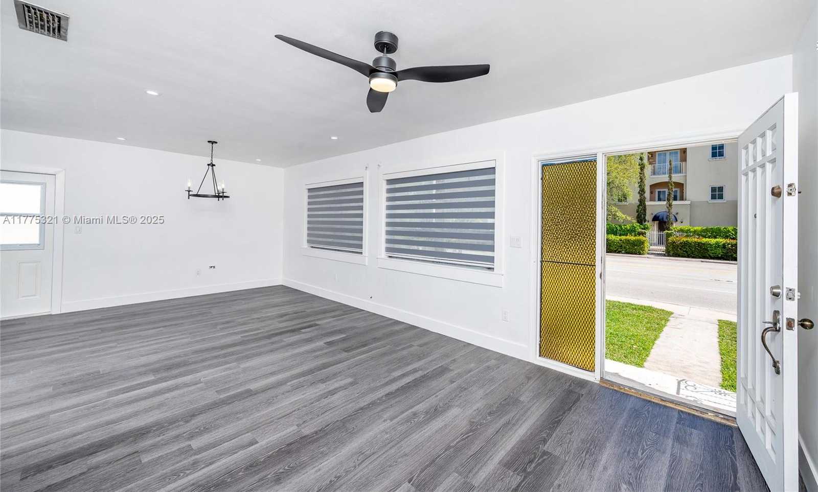 Small Image of 1704 SOUTH LE JEUNE RD #2, Coral Gables Number 8