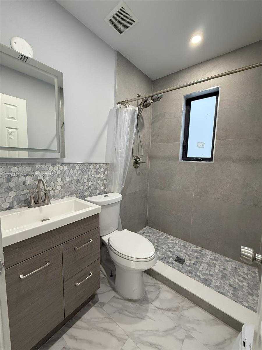Small Image of 781 NORTH WEST 108TH ST, Miami Number 4