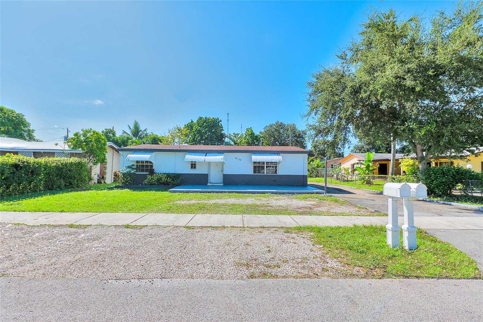 Small Image of 6130 SOUTH WEST 32ND ST, Miramar Number 12