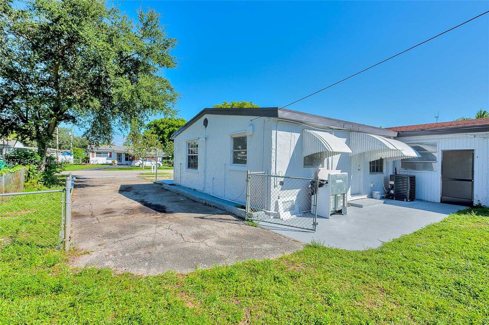 Small Image of 6130 SOUTH WEST 32ND ST, Miramar Number 16