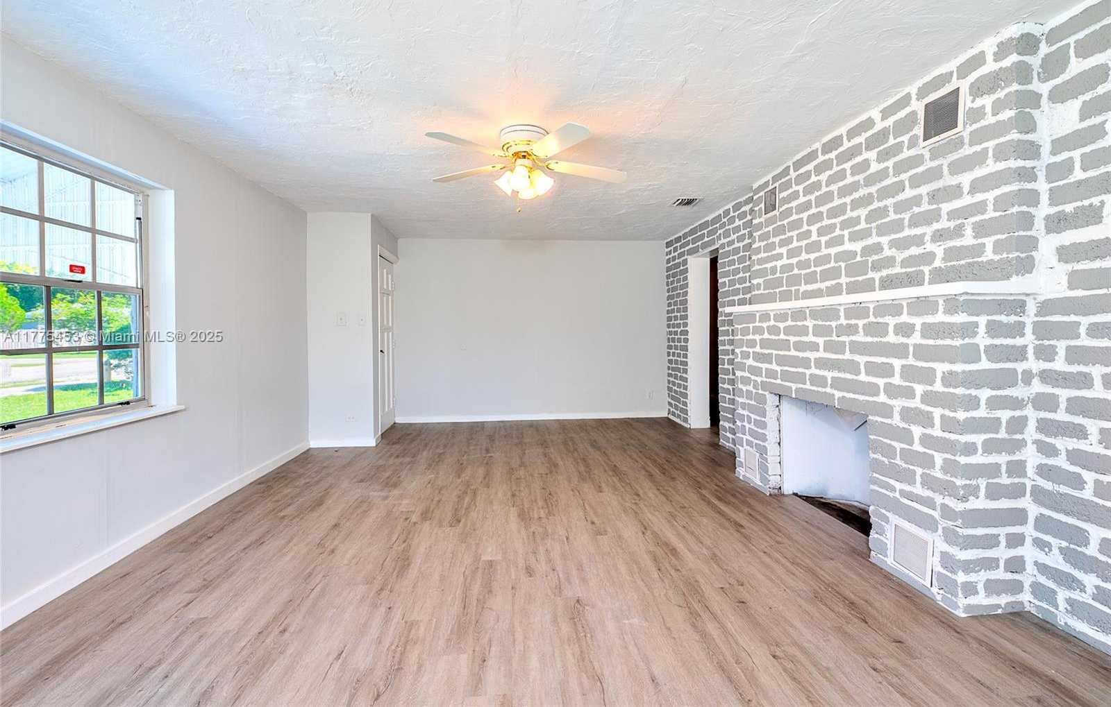 Small Image of 6130 SOUTH WEST 32ND ST, Miramar Number 3