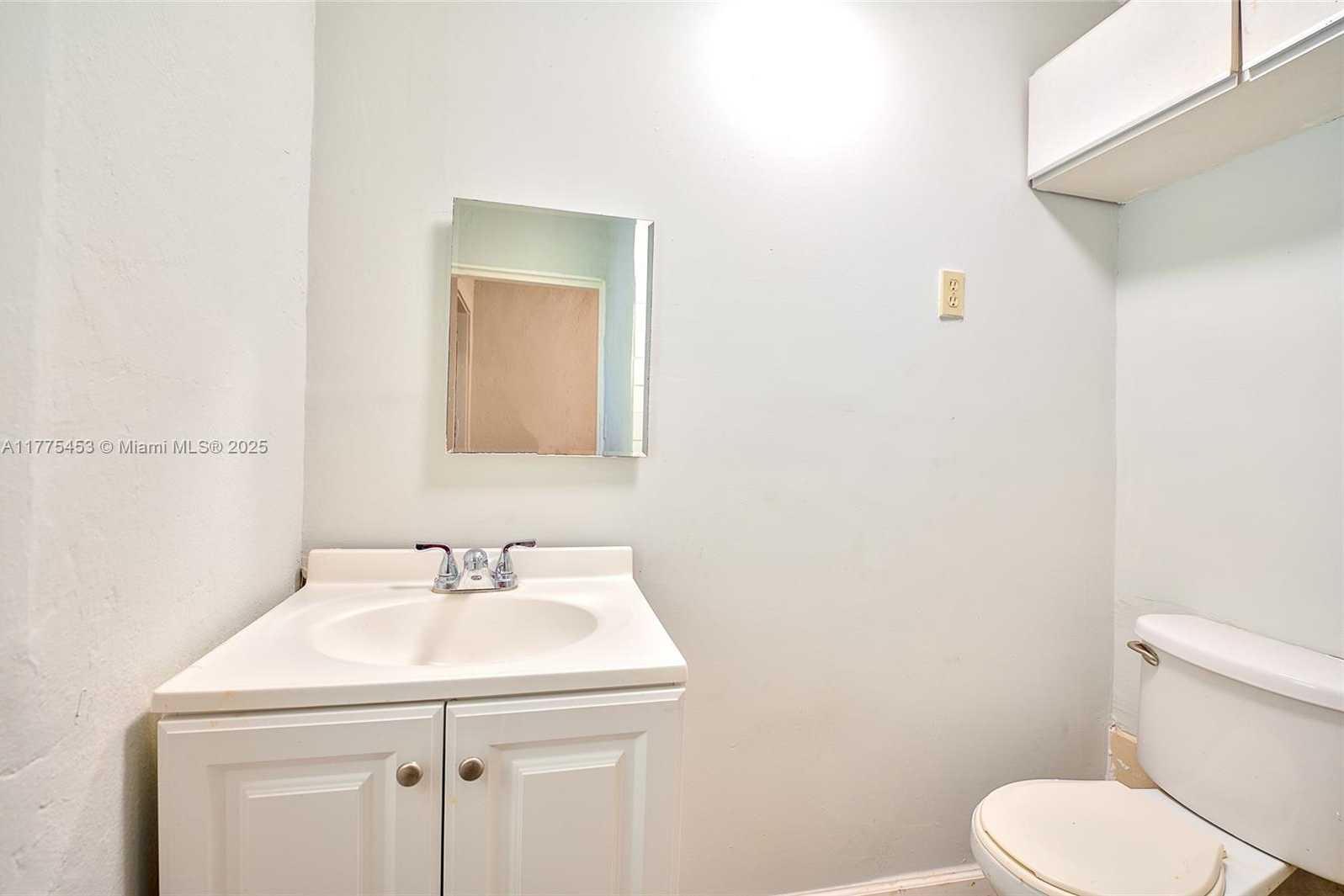 Small Image of 6130 SOUTH WEST 32ND ST, Miramar Number 6
