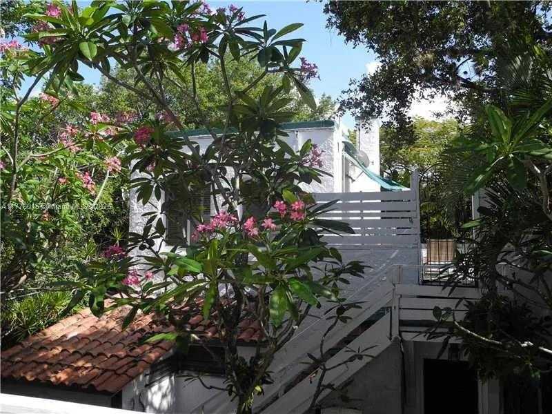 Small Image of 701 NORTH EAST 67TH ST, Miami Number 5
