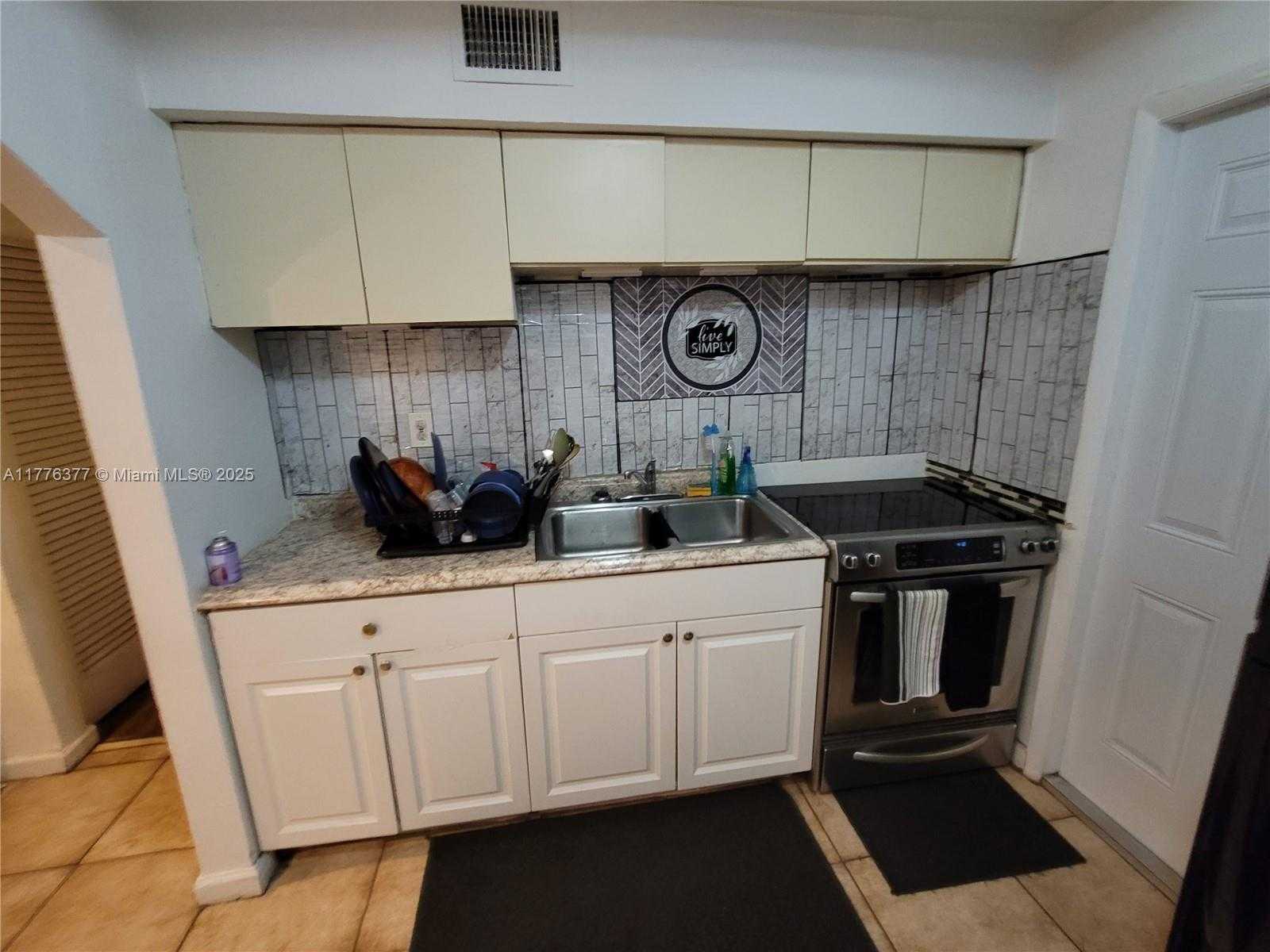 Small Image of 11275 NORTH WEST 17TH AVE, Miami Number 17