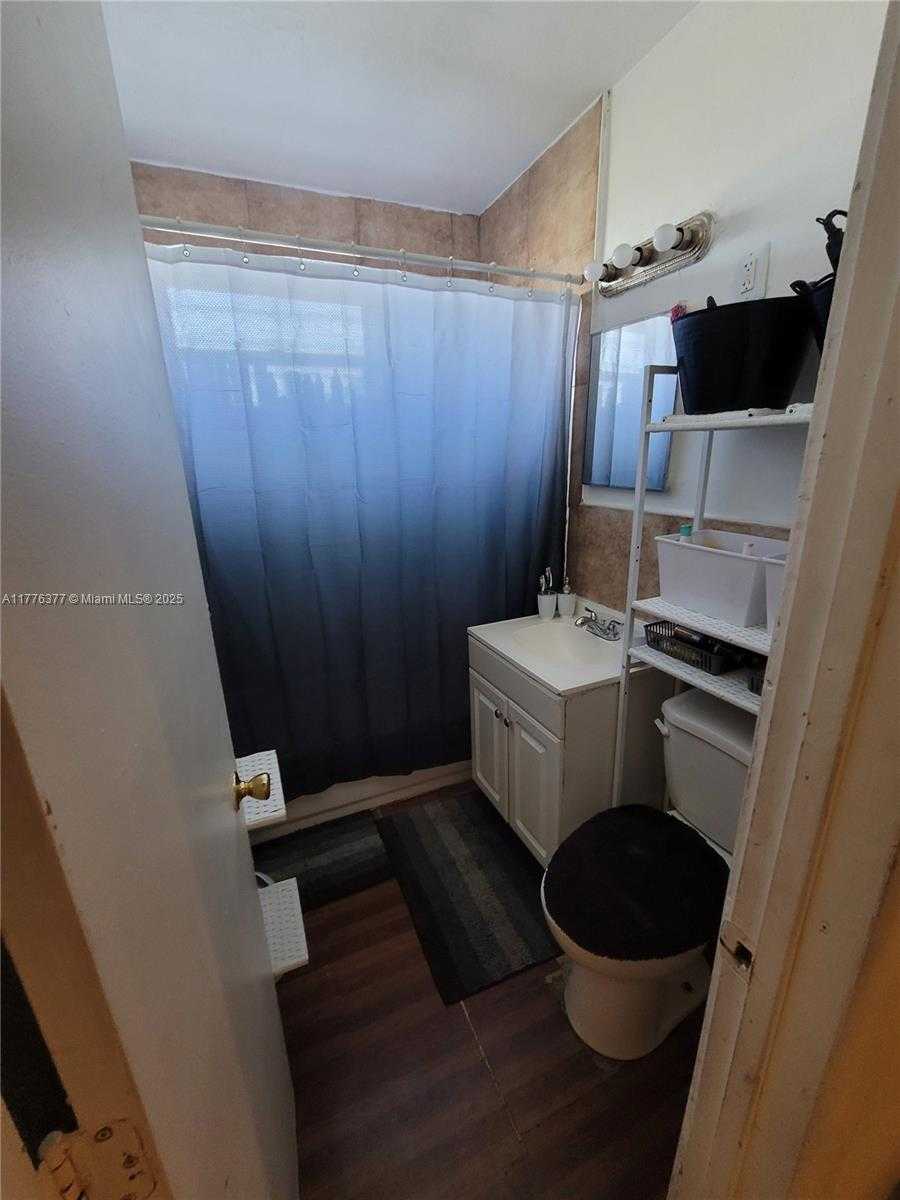 Small Image of 11275 NORTH WEST 17TH AVE, Miami Number 18