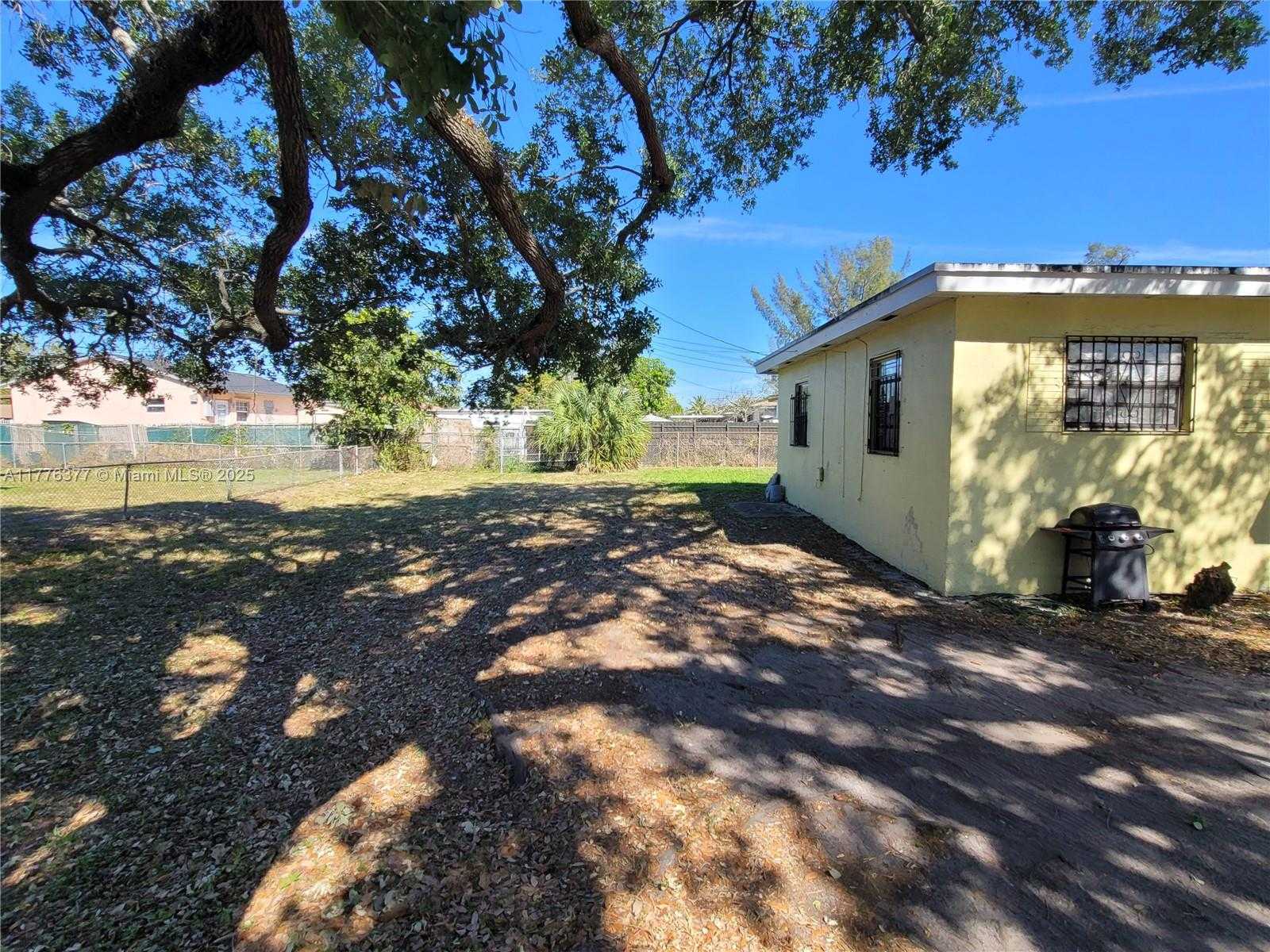 Small Image of 11275 NORTH WEST 17TH AVE, Miami Number 8