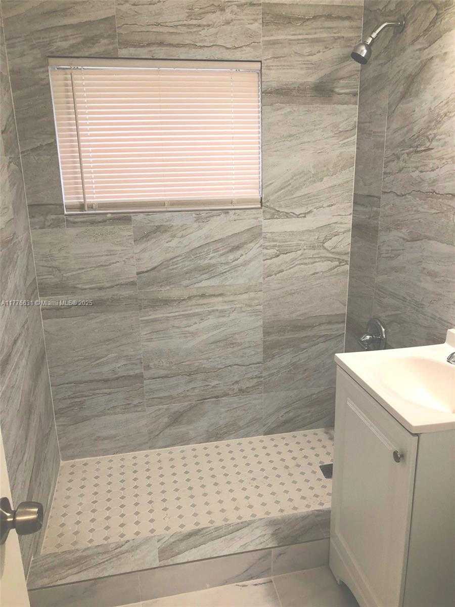 Small Image of 1740 NORTH WEST 41ST ST, Miami Number 2