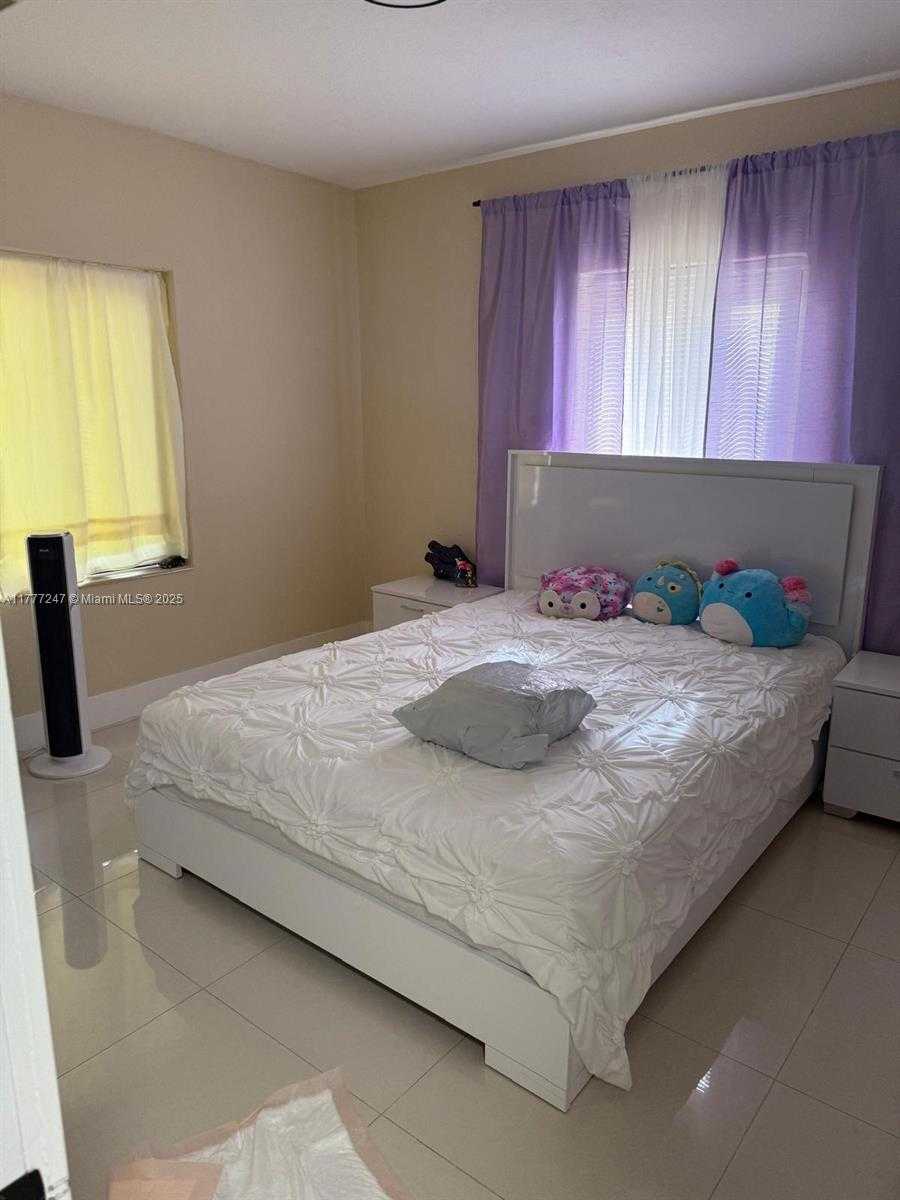 Small Image of 2469 NORTH WEST 35TH ST, Miami Number 7