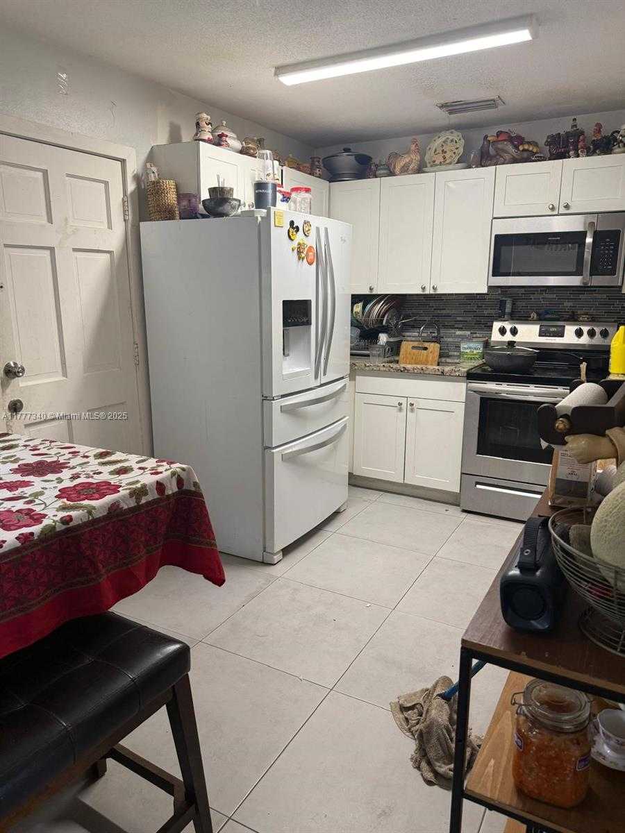 Small Image of 2917 NORTH WEST 23RD AVE, Miami Number 10