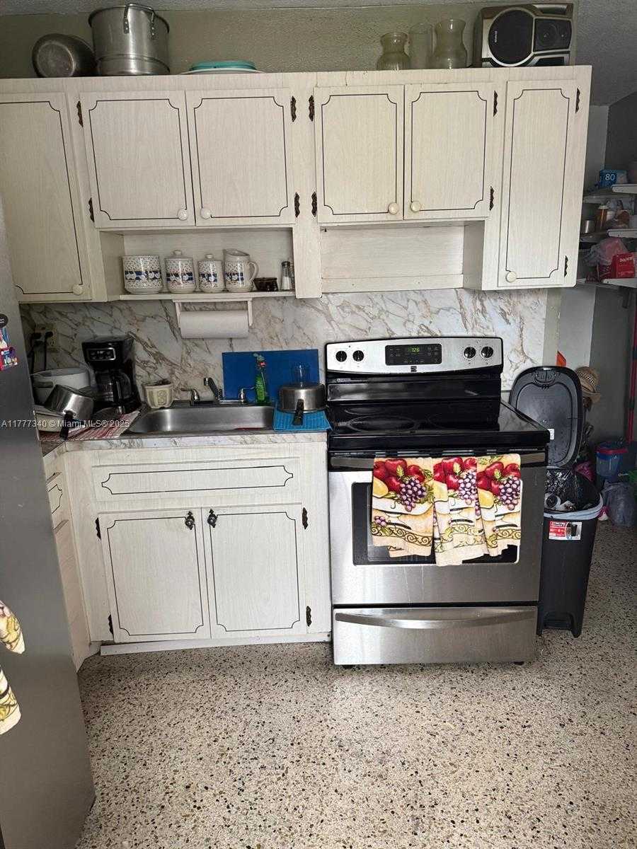 Small Image of 2917 NORTH WEST 23RD AVE, Miami Number 4