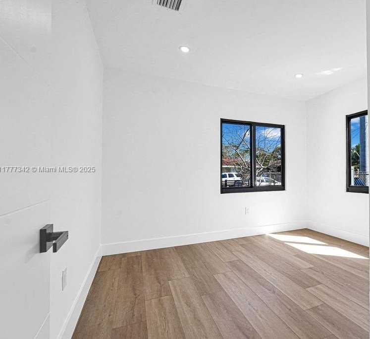 Small Image of 3040 NORTH WEST 13TH AVE, Miami Number 12