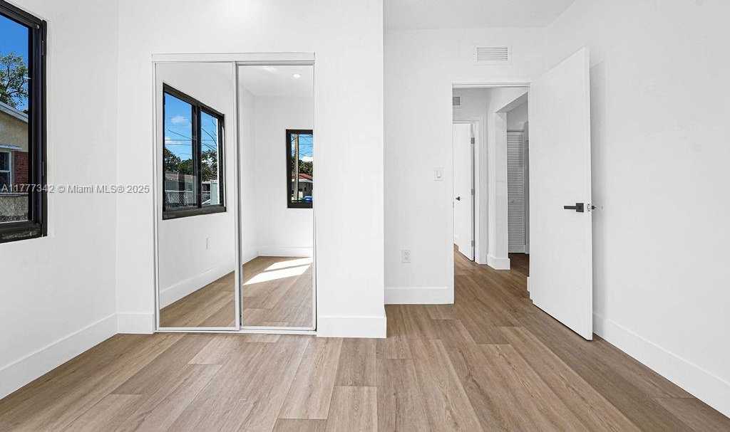 Small Image of 3040 NORTH WEST 13TH AVE, Miami Number 16
