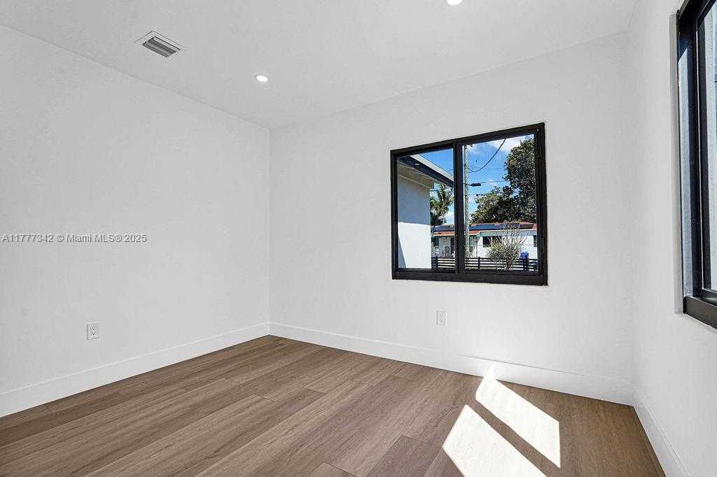 Small Image of 3040 NORTH WEST 13TH AVE, Miami Number 17