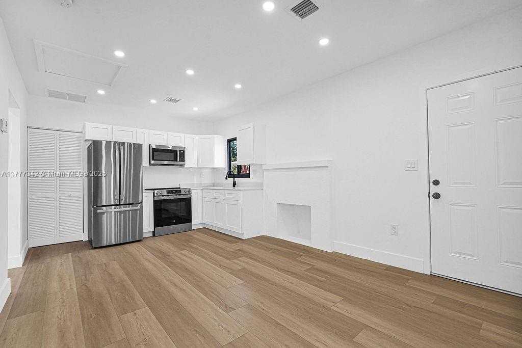 Small Image of 3040 NORTH WEST 13TH AVE, Miami Number 20