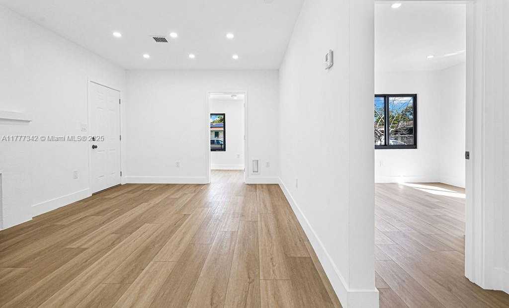 Small Image of 3040 NORTH WEST 13TH AVE, Miami Number 27