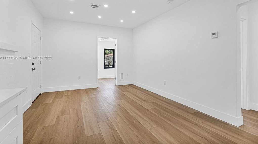 Small Image of 3040 NORTH WEST 13TH AVE, Miami Number 29