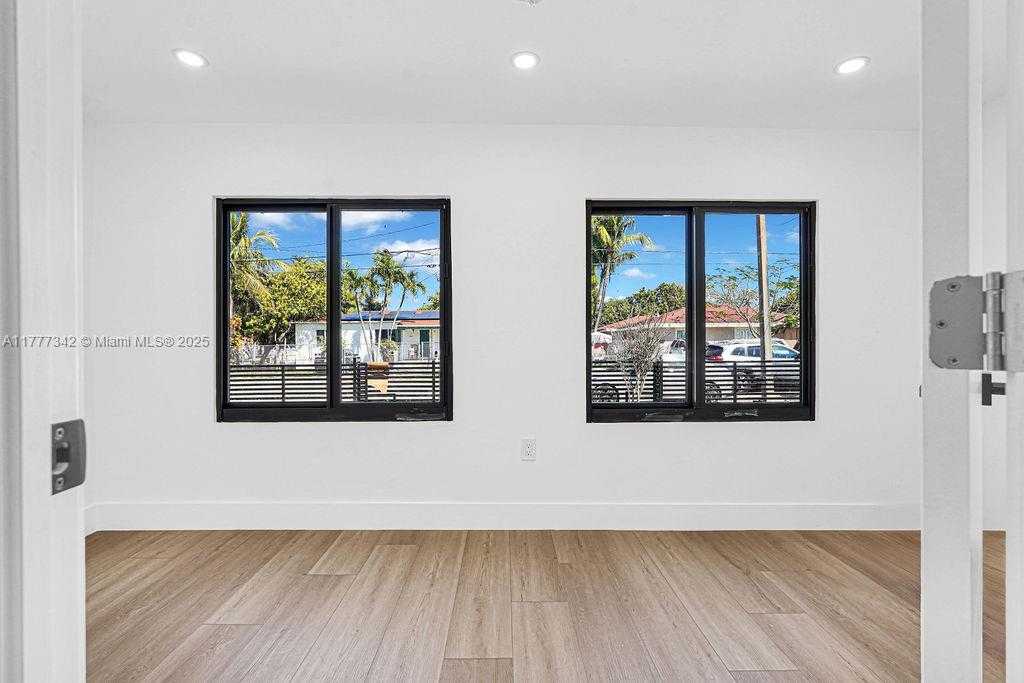Small Image of 3040 NORTH WEST 13TH AVE, Miami Number 32