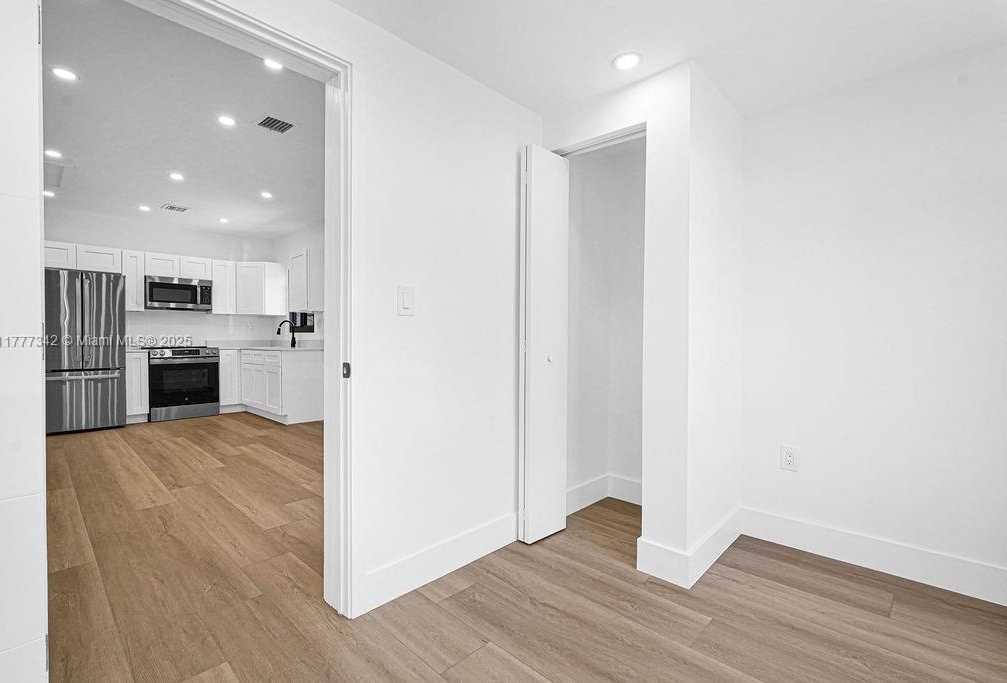 Small Image of 3040 NORTH WEST 13TH AVE, Miami Number 36
