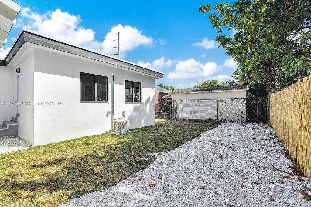 Small Image of 3040 NORTH WEST 13TH AVE, Miami Number 42